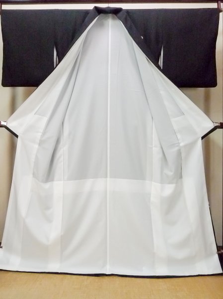 Photo3: O0509Y Vintage Japanese kimono   Black TOMESODE formal for women / Silk. UME plum bloom,   (Grade B) (3)