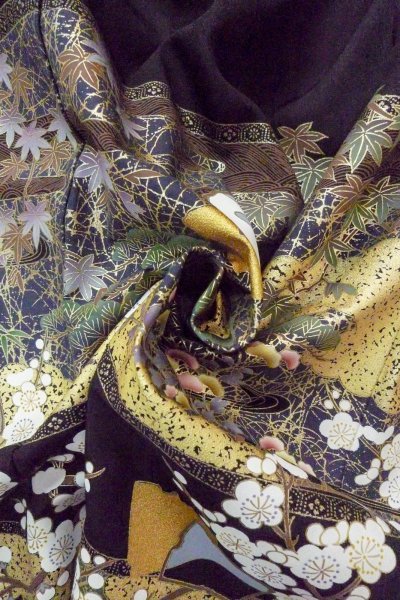Photo14: O0509Y Vintage Japanese kimono   Black TOMESODE formal for women / Silk. UME plum bloom,   (Grade B) (14)