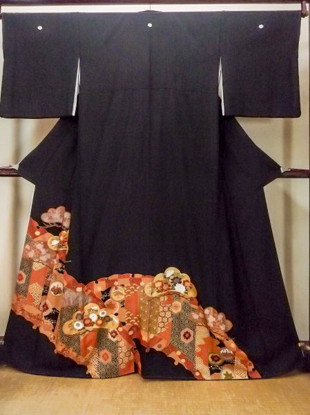 Photo1: O0509Z Vintage Japanese kimono   Black TOMESODE formal for women / Silk. Peony,   (Grade B) (1)
