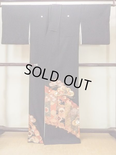 Photo2: O0509Z Vintage Japanese kimono   Black TOMESODE formal for women / Silk. Peony,   (Grade B) (2)