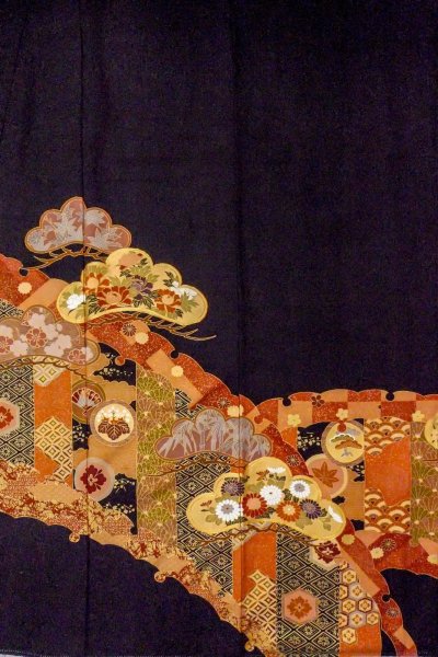 Photo6: O0509Z Vintage Japanese kimono   Black TOMESODE formal for women / Silk. Peony,   (Grade B) (6)