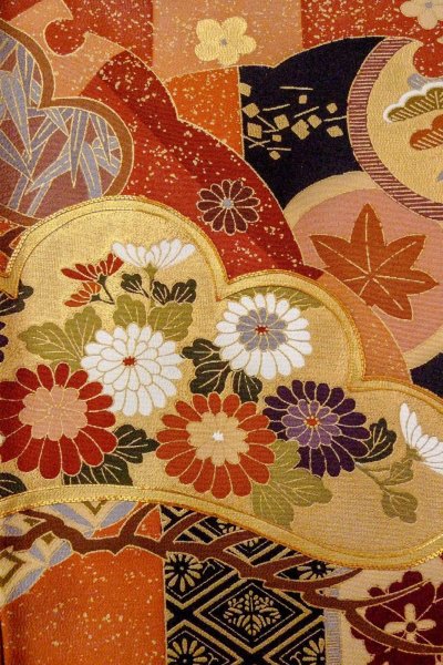 Photo8: O0509Z Vintage Japanese kimono   Black TOMESODE formal for women / Silk. Peony,   (Grade B) (8)