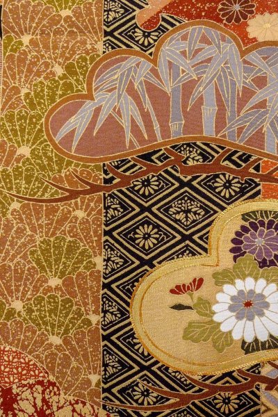 Photo9: O0509Z Vintage Japanese kimono   Black TOMESODE formal for women / Silk. Peony,   (Grade B) (9)