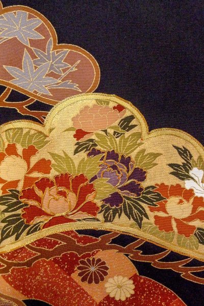 Photo10: O0509Z Vintage Japanese kimono   Black TOMESODE formal for women / Silk. Peony,   (Grade B) (10)