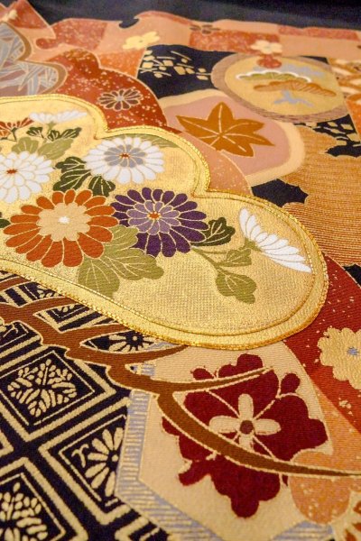 Photo13: O0509Z Vintage Japanese kimono   Black TOMESODE formal for women / Silk. Peony,   (Grade B) (13)