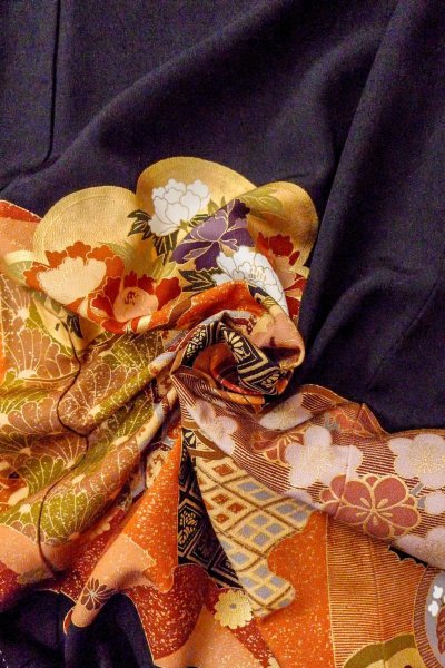 Photo16: O0509Z Vintage Japanese kimono   Black TOMESODE formal for women / Silk. Peony,   (Grade B) (16)