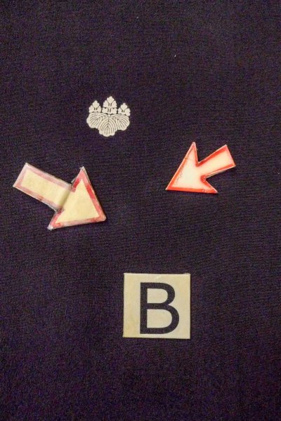 Photo17: O0510B Vintage Japanese kimono   Black TOMESODE formal for women / Silk. Flower, There is an impression of use.  (Grade B) (17)