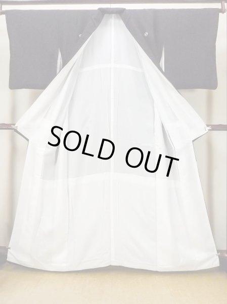 Photo3: O0510C Vintage Japanese kimono   Black TOMESODE formal for women / Silk. Chrysanthemum,   (Grade B) (3)