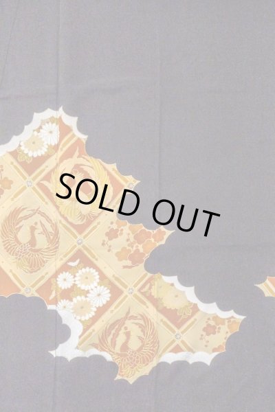 Photo5: O0510C Vintage Japanese kimono   Black TOMESODE formal for women / Silk. Chrysanthemum,   (Grade B) (5)