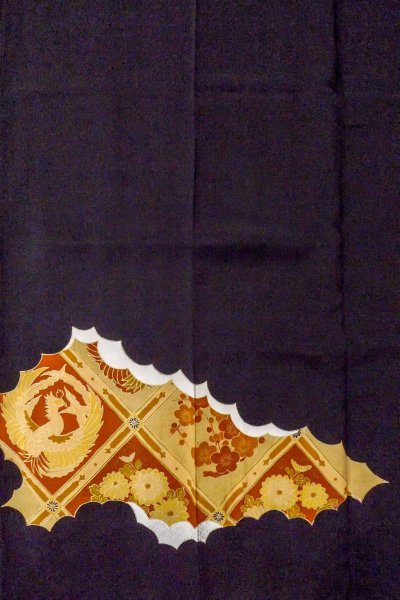 Photo6: O0510C Vintage Japanese kimono   Black TOMESODE formal for women / Silk. Chrysanthemum,   (Grade B) (6)