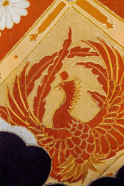 Photo9: O0510C Vintage Japanese kimono   Black TOMESODE formal for women / Silk. Chrysanthemum,   (Grade B) (9)