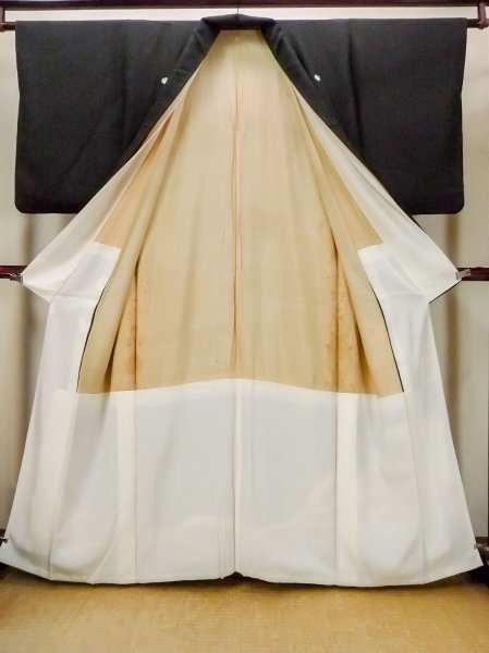 Photo3: O0510D Vintage Japanese kimono   Black TOMESODE formal for women / Silk. Chrysanthemum, There are stains all over.  (Grade D) (3)