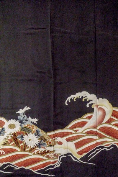 Photo6: O0510D Vintage Japanese kimono   Black TOMESODE formal for women / Silk. Chrysanthemum, There are stains all over.  (Grade D) (6)