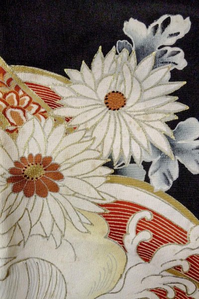 Photo10: O0510D Vintage Japanese kimono   Black TOMESODE formal for women / Silk. Chrysanthemum, There are stains all over.  (Grade D) (10)