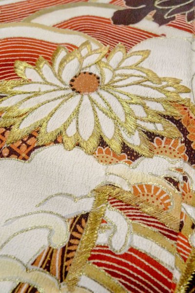 Photo12: O0510D Vintage Japanese kimono   Black TOMESODE formal for women / Silk. Chrysanthemum, There are stains all over.  (Grade D) (12)