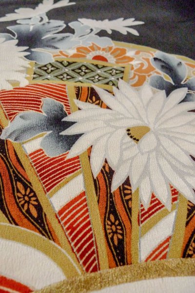 Photo14: O0510D Vintage Japanese kimono   Black TOMESODE formal for women / Silk. Chrysanthemum, There are stains all over.  (Grade D) (14)