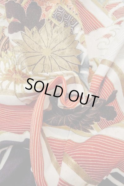 Photo16: O0510D Vintage Japanese kimono   Black TOMESODE formal for women / Silk. Chrysanthemum, There are stains all over.  (Grade D) (16)