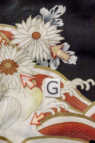 Photo24: O0510D Vintage Japanese kimono   Black TOMESODE formal for women / Silk. Chrysanthemum, There are stains all over.  (Grade D) (24)