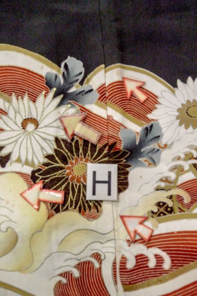 Photo25: O0510D Vintage Japanese kimono   Black TOMESODE formal for women / Silk. Chrysanthemum, There are stains all over.  (Grade D) (25)