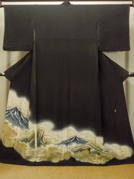 Photo1: O0624E Vintage Japanese kimono   Black TOMESODE formal for women / Silk. Cloud, Discolored all over.  (Grade C) (1)
