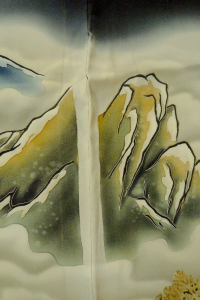 Photo9: O0624E Vintage Japanese kimono   Black TOMESODE formal for women / Silk. Cloud, Discolored all over.  (Grade C) (9)