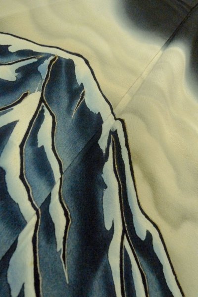 Photo12: O0624E Vintage Japanese kimono   Black TOMESODE formal for women / Silk. Cloud, Discolored all over.  (Grade C) (12)