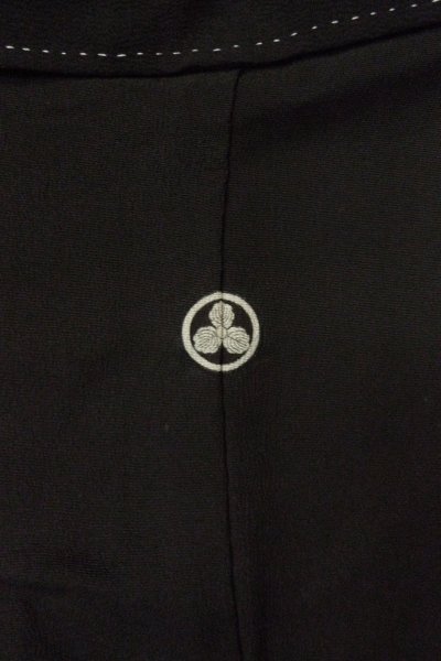 Photo4: O0624F Vintage Japanese kimono   Black TOMESODE formal for women / Silk. Chrysanthemum,   (Grade C) (4)