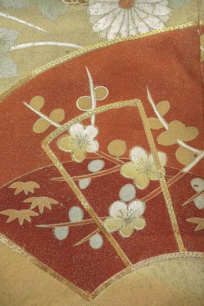 Photo10: O0624F Vintage Japanese kimono   Black TOMESODE formal for women / Silk. Chrysanthemum,   (Grade C) (10)