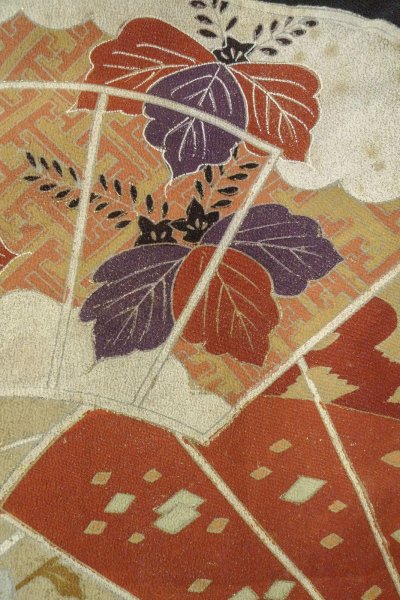 Photo11: O0624F Vintage Japanese kimono   Black TOMESODE formal for women / Silk. Chrysanthemum,   (Grade C) (11)