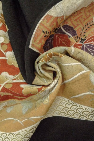 Photo18: O0624F Vintage Japanese kimono   Black TOMESODE formal for women / Silk. Chrysanthemum,   (Grade C) (18)