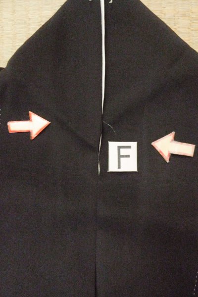 Photo25: O0624F Vintage Japanese kimono   Black TOMESODE formal for women / Silk. Chrysanthemum,   (Grade C) (25)