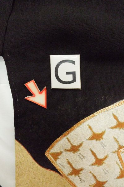 Photo26: O0624F Vintage Japanese kimono   Black TOMESODE formal for women / Silk. Chrysanthemum,   (Grade C) (26)