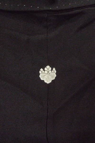 Photo4: O0624G Vintage Japanese kimono   Black TOMESODE formal for women / Silk. Chinese flower,   (Grade D) (4)