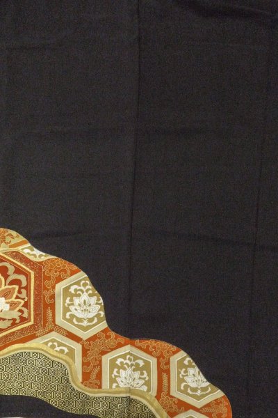 Photo6: O0624G Vintage Japanese kimono   Black TOMESODE formal for women / Silk. Chinese flower,   (Grade D) (6)