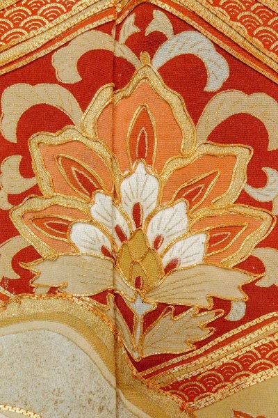 Photo7: O0624G Vintage Japanese kimono   Black TOMESODE formal for women / Silk. Chinese flower,   (Grade D) (7)