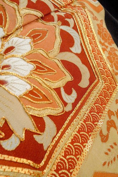 Photo11: O0624G Vintage Japanese kimono   Black TOMESODE formal for women / Silk. Chinese flower,   (Grade D) (11)