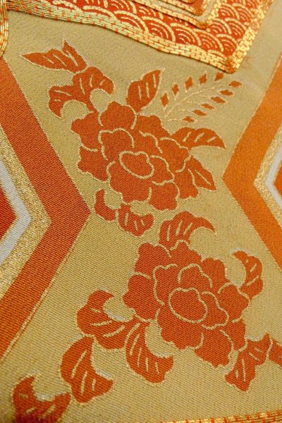 Photo12: O0624G Vintage Japanese kimono   Black TOMESODE formal for women / Silk. Chinese flower,   (Grade D) (12)