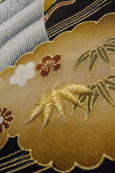 Photo13: O0624H Vintage Japanese kimono   Black TOMESODE formal for women / Synthetic. Flower,   (Grade D) (13)