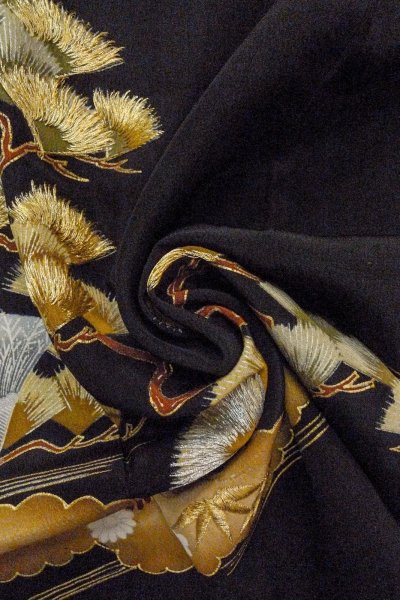 Photo16: O0624H Vintage Japanese kimono   Black TOMESODE formal for women / Synthetic. Flower,   (Grade D) (16)