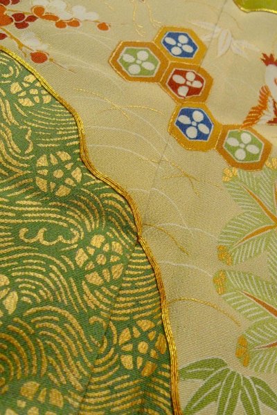 Photo12: O0624I Vintage Japanese kimono   Black TOMESODE formal for women / Silk. UME plum bloom,   (Grade B) (12)