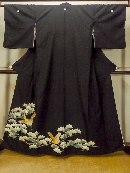 Photo1: O0624K Vintage Japanese kimono   Black TOMESODE formal for women / Synthetic. Leaf,   (Grade D) (1)
