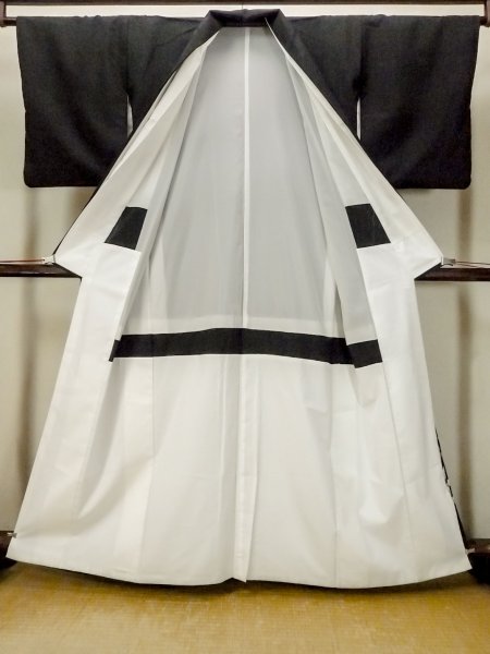 Photo3: O0624K Vintage Japanese kimono   Black TOMESODE formal for women / Synthetic. Leaf,   (Grade D) (3)