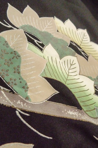 Photo12: O0624K Vintage Japanese kimono   Black TOMESODE formal for women / Synthetic. Leaf,   (Grade D) (12)