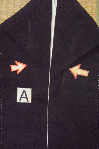 Photo18: O0624K Vintage Japanese kimono   Black TOMESODE formal for women / Synthetic. Leaf,   (Grade D) (18)