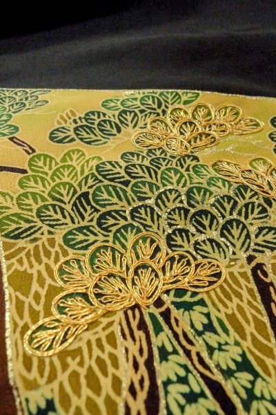 Photo11: O0624L Vintage Japanese kimono   Black TOMESODE formal for women / Silk. Flower,   (Grade B) (11)