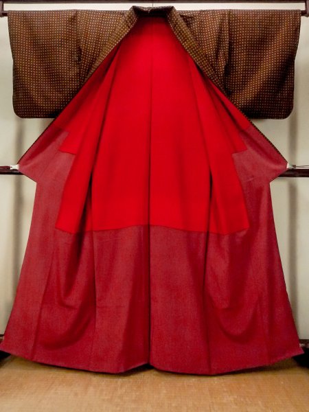 Photo2: O0624M Antique Japanese kimono  Dark Yellow TSUMUGI pongee for women / Silk. Plaid Checks,   (Grade B) (2)