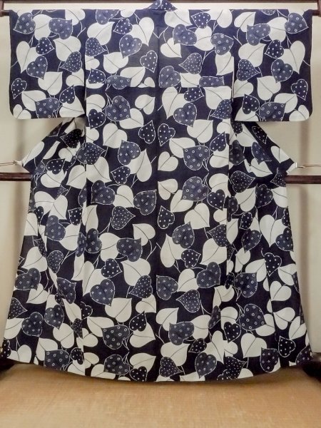 Photo1: O0624O Vintage Japanese kimono   Indigo Blue YUKATA summer(made in Japan) for women / Cotton/hemp Flower,   (Grade C) (1)