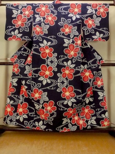 Photo1: O0624Q Vintage Japanese kimono    Indigo Blue  Pour Dyed Yukata for women /  Cotton.  Flower,   (Grade D) (1)