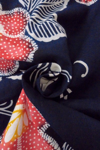 Photo11: O0624Q Vintage Japanese kimono    Indigo Blue  Pour Dyed Yukata for women /  Cotton.  Flower,   (Grade D) (11)