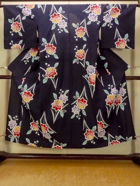Photo1: O0624R Vintage Japanese kimono    Indigo Blue  Pour Dyed Yukata for women /  Cotton.  Flower,   (Grade D) (1)